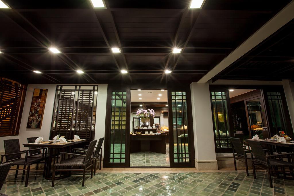 Huernnana Boutique Hotel Phrae Exteriör bild
