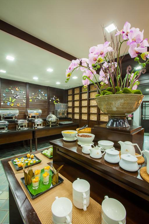 Huernnana Boutique Hotel Phrae Exteriör bild