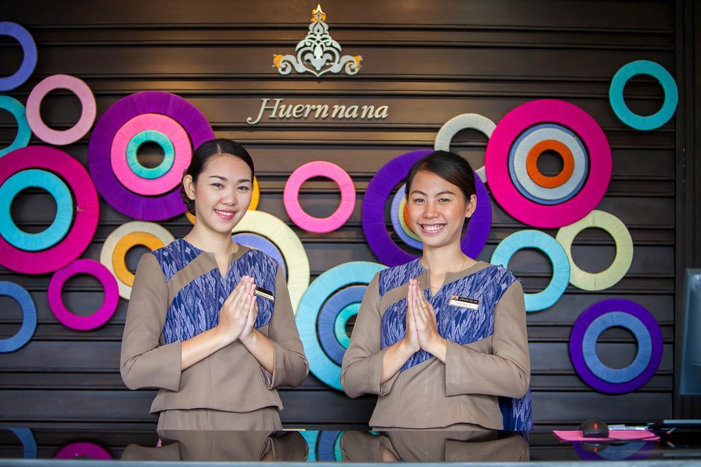 Huernnana Boutique Hotel Phrae Exteriör bild