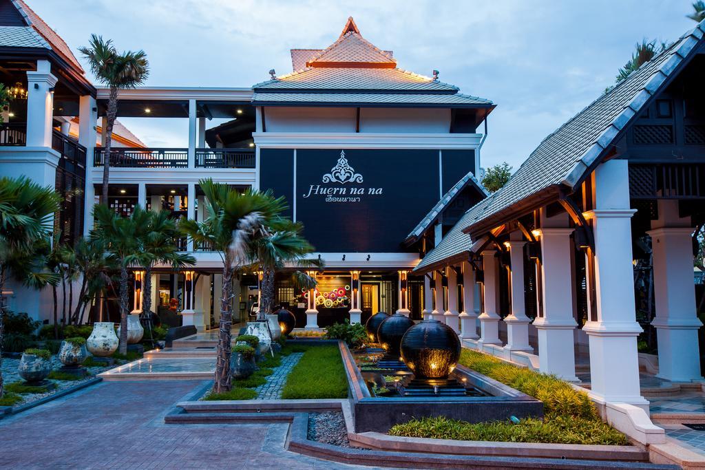 Huernnana Boutique Hotel Phrae Exteriör bild
