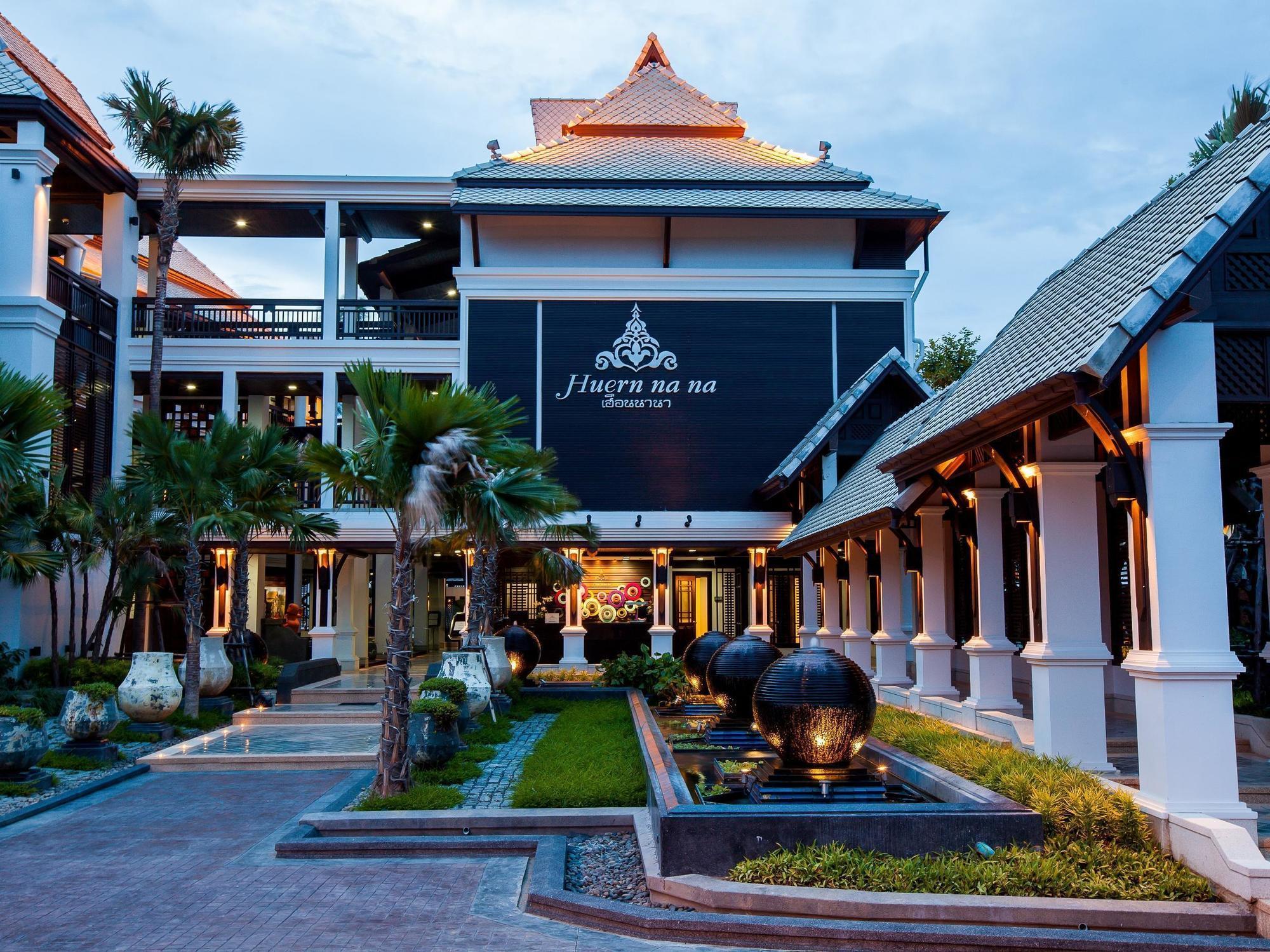 Huernnana Boutique Hotel Phrae Exteriör bild