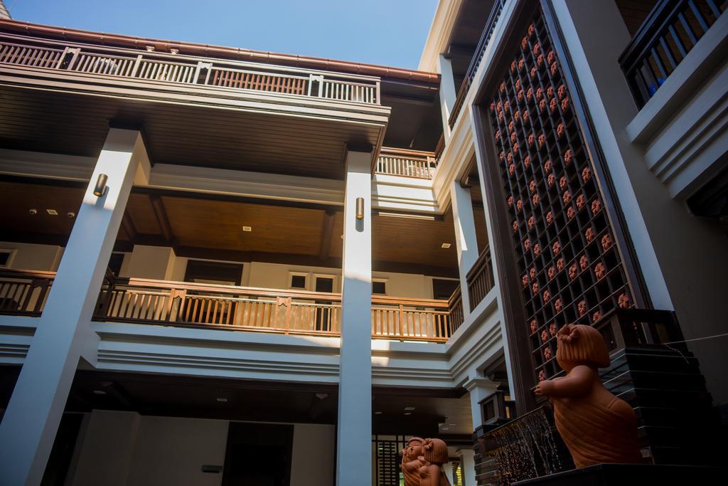 Huernnana Boutique Hotel Phrae Exteriör bild